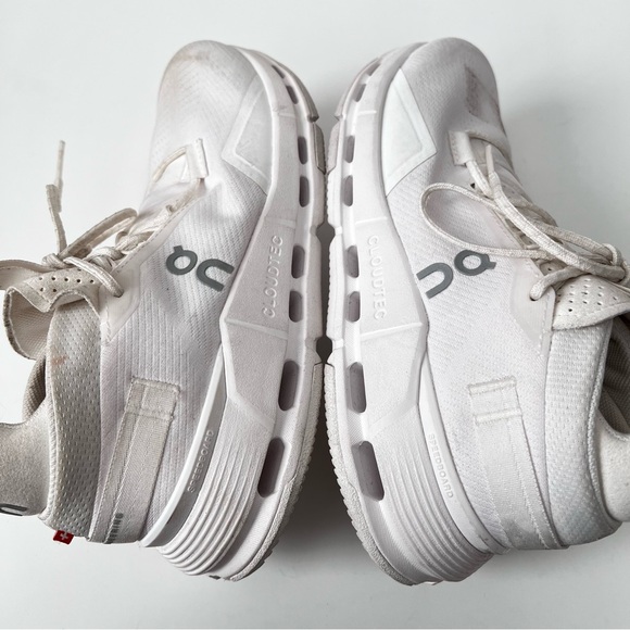 On Cloud Cloudnova 2 All White. Size 6.5. - Picture 5 of 8